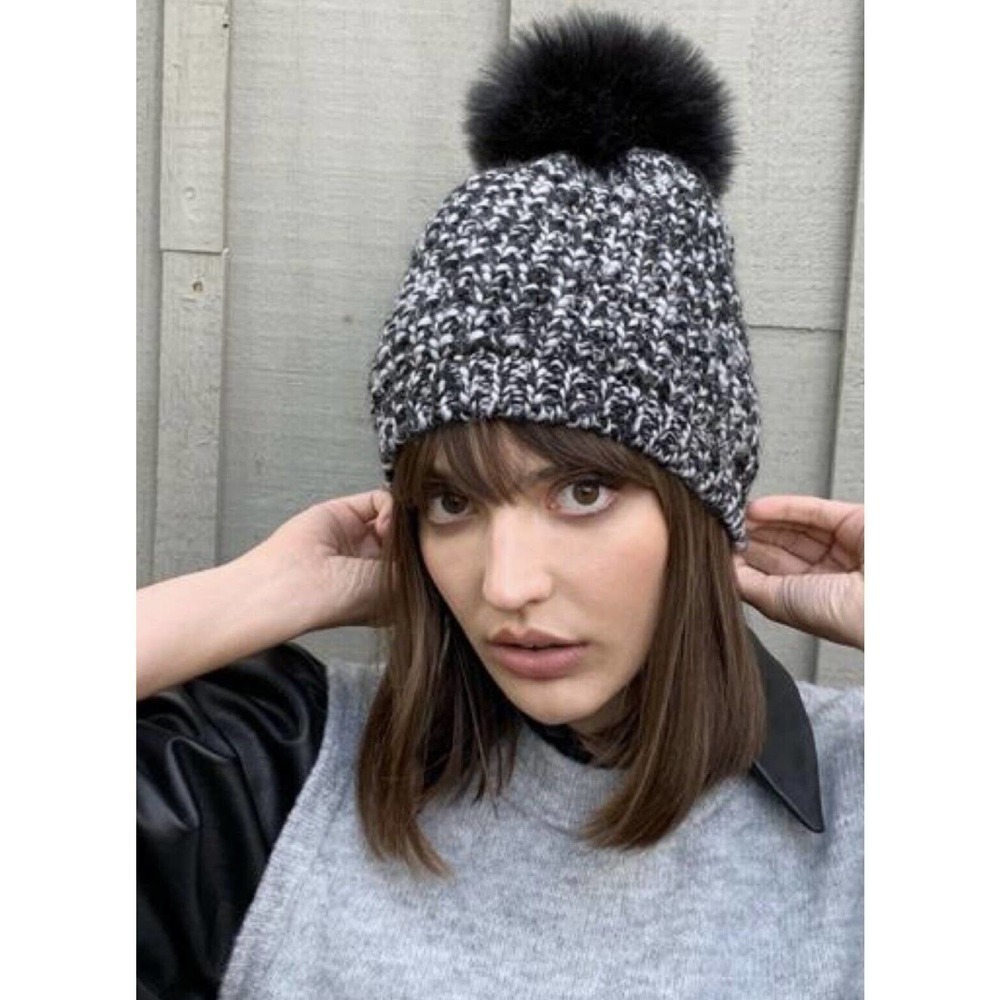 KYI KYI WOMEN’S FAUX FUR POM POM CLASSIC KNIT BEANIE CHARCOAL MARLED O/S